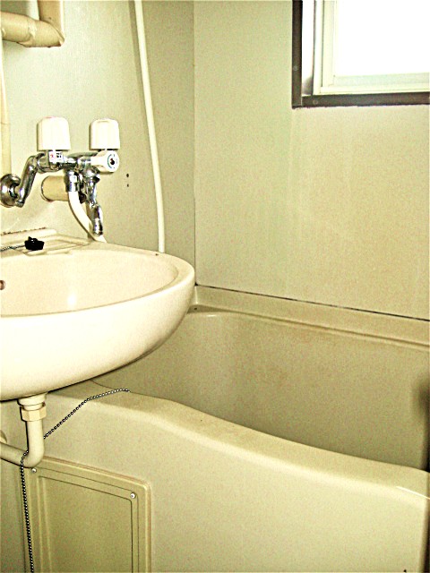 �����E����